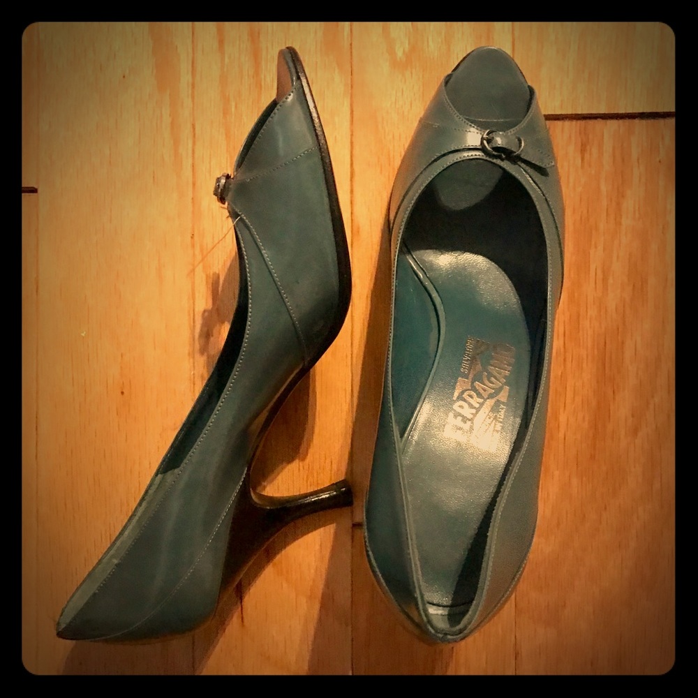 Salvatore Ferragamo Turquoise Heels (8.5)